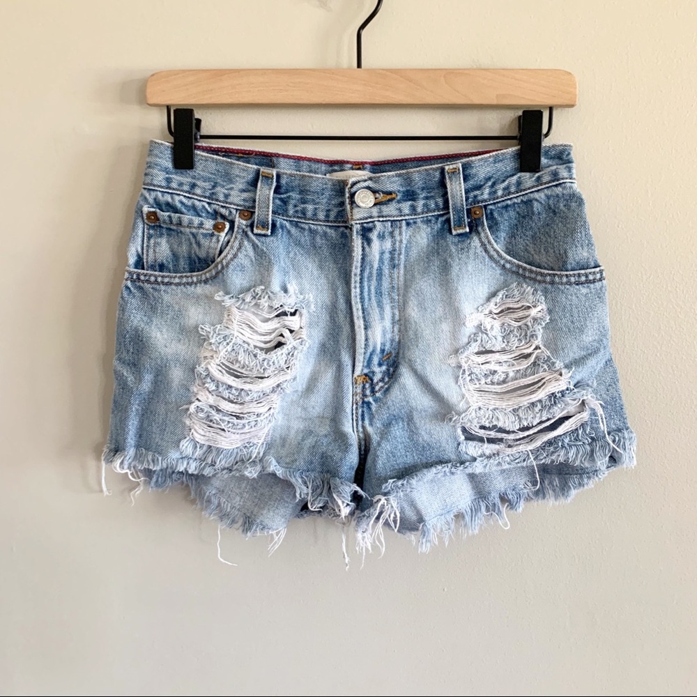 Levi’s • high rise button fly shorts vintage 550